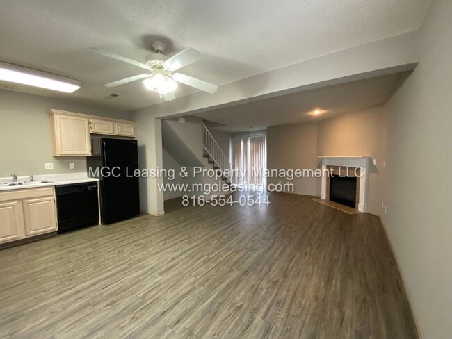 Photo - 908-914 Garden Way
