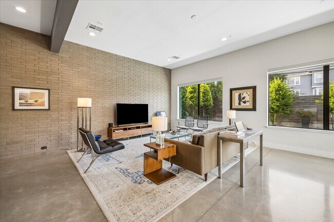 Photo - 4532 Sunburst St