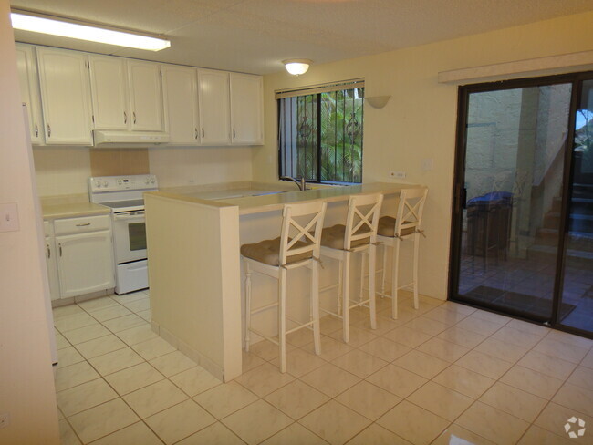 Building Photo - 380 Kawaihae St Unit A Rental