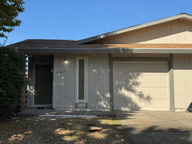 Building Photo - 5521-5523 Missie Way Unit 5521 Missie Way