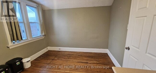 Photo - 72 Eleventh St
