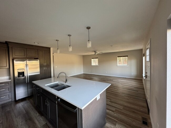 Photo - 764 Evergreen Way