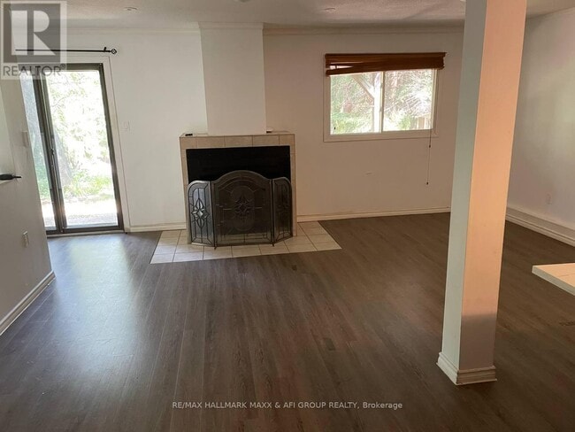 Photo - 715 Mountview Pl