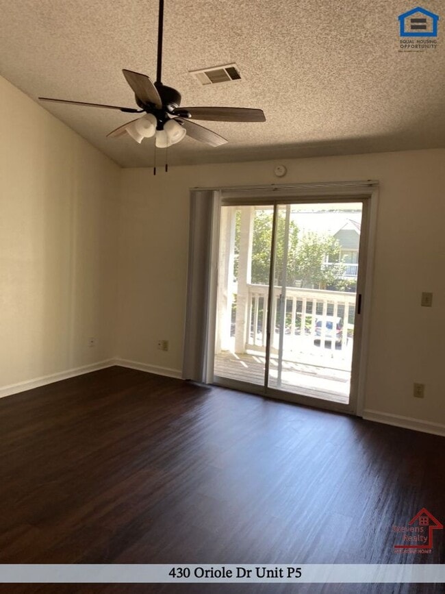 Photo - 430 Oriole Dr