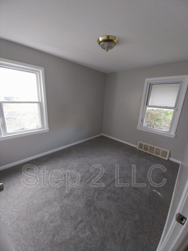 Photo - 5048 Claremont Blvd