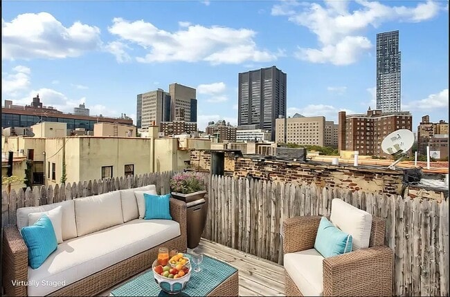 Building Photo - 724 Tenth Avenue Rental