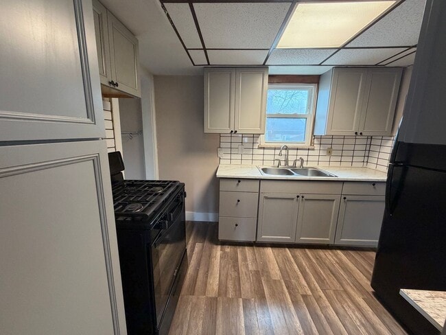 Photo - Charming 3-Bedroom Home with First-Floor Bedroom & Large Yard - PET FRIENDLY