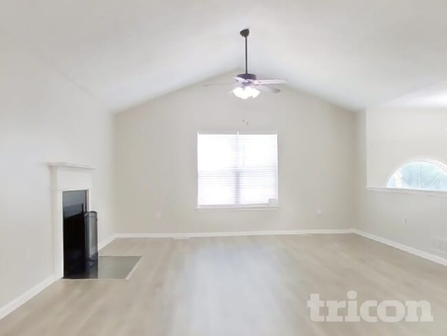 Photo - 2211 Ashton Dr