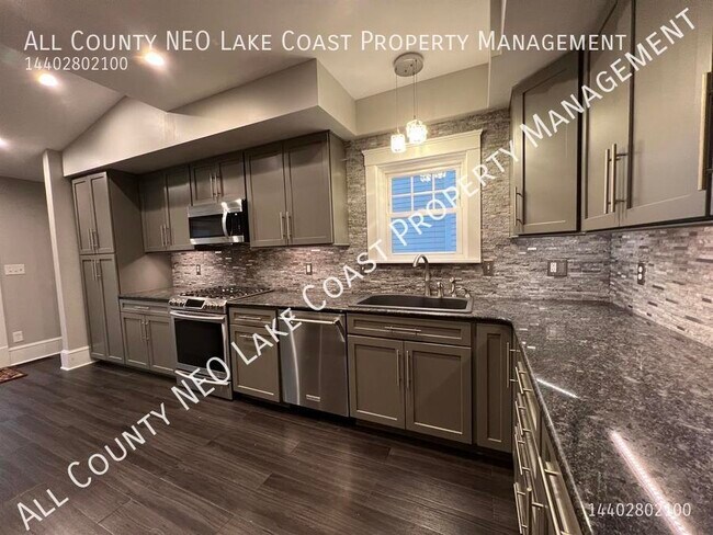 Photo - 1250 Lakeland Ave