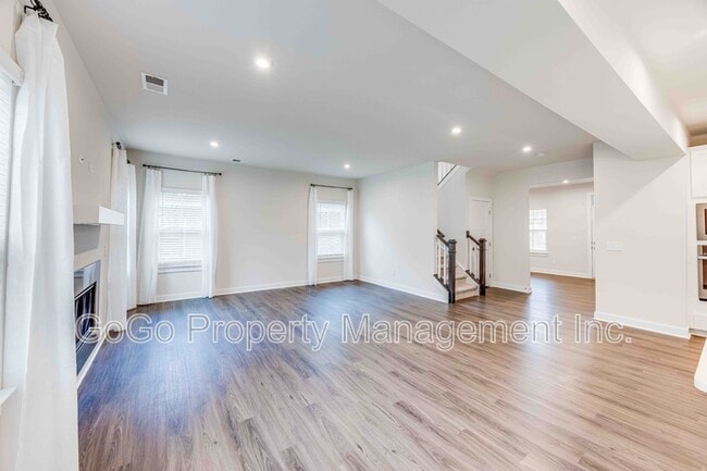 317 Wyandot Wy