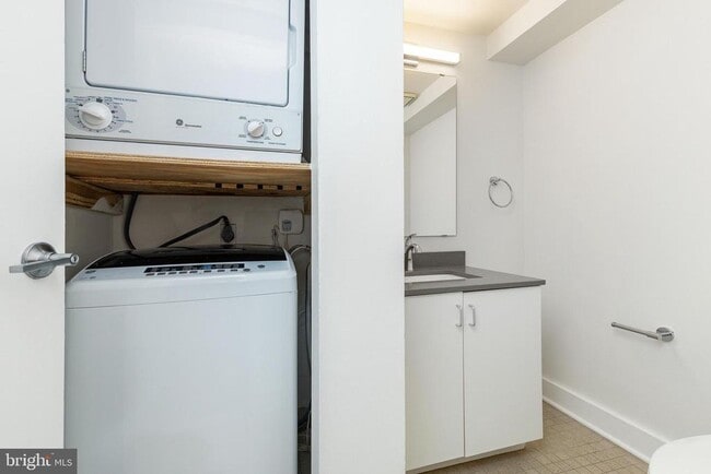 Photo - 303 Vine St Unit 512