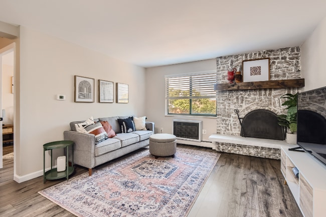 Photo - 1008 Corona St