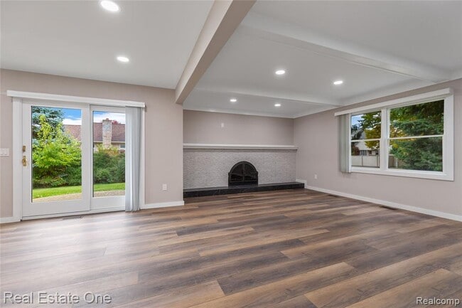 Photo - 5842 Marble Dr