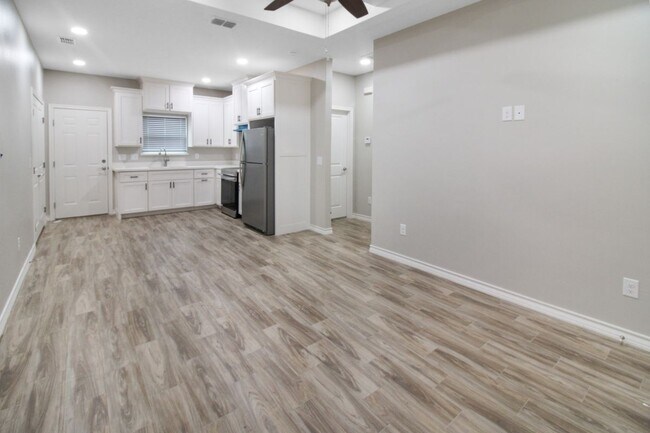 Photo - 2813 E Israel Ave