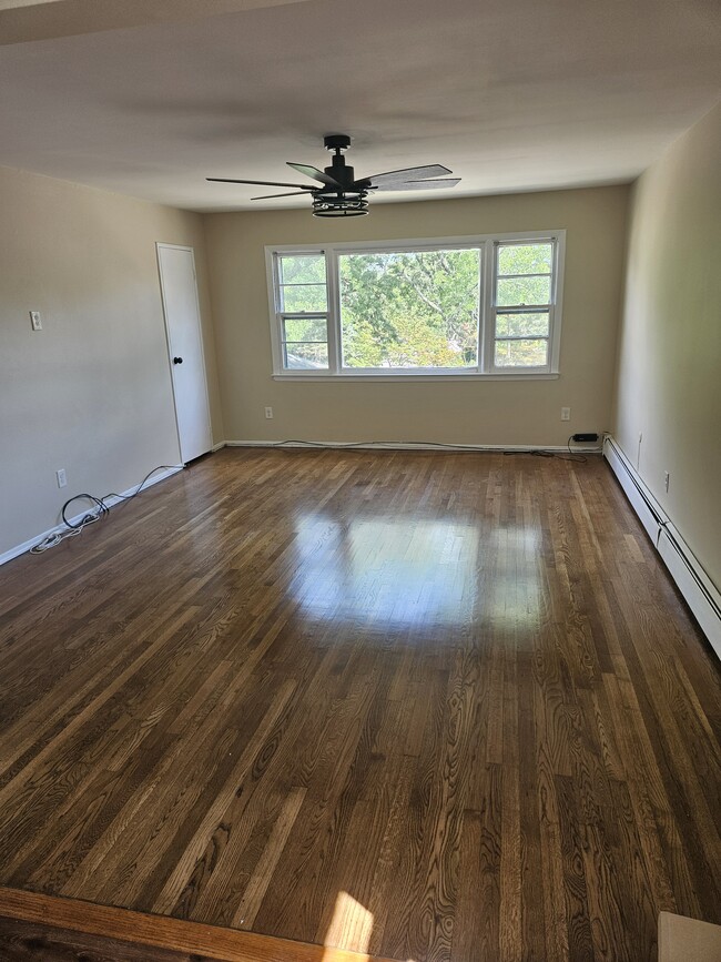 Building Photo - 7 Nancy Pl Unit 2 Rental