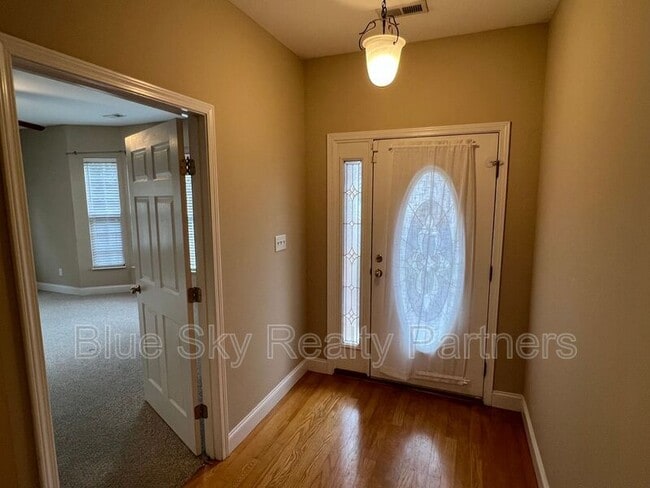 Photo - 2432 Pine Marten Way NW