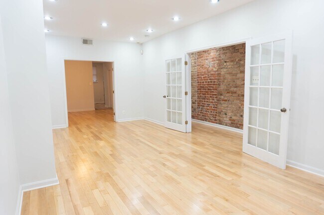 Photo - Charming Capitol Hill Home Near Lincoln Park – Modern Comfort Meets Historic Elegance