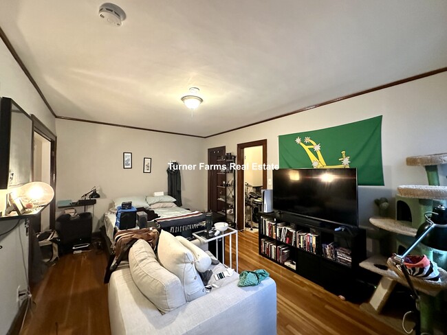 Photo - 108 College Ave Apartments