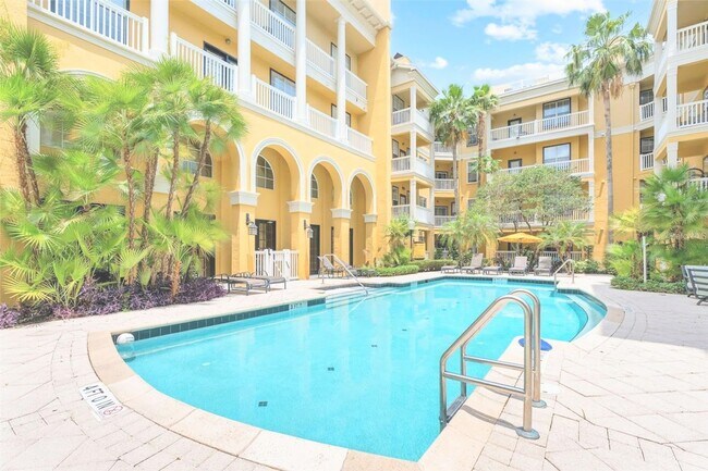 Photo - City View Wood Floor Updated Kitchen 2/2 condo at Park North Downtown Orlando Unidad 256