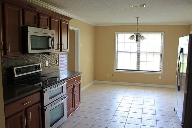 Photo - 180 Waters Ave