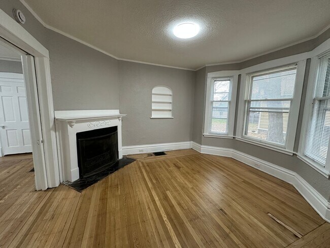 Photo - 823 Geneva Ave SE Unit Apt 1