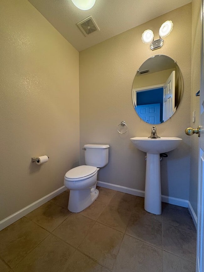 Photo - Beautiful 3 Bed 2.5 Bath Brentwood Home