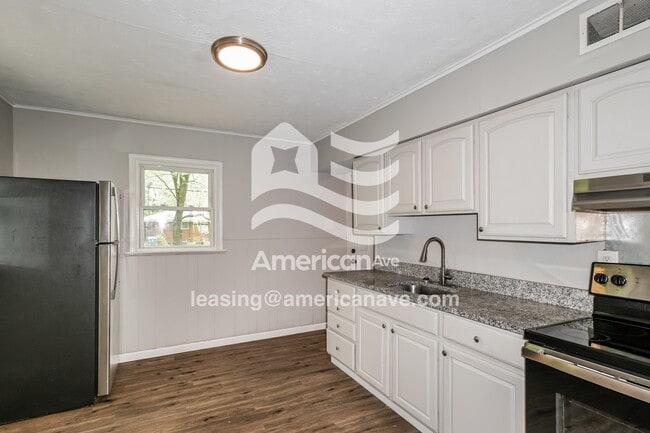 Photo - 1148 Redman Blvd