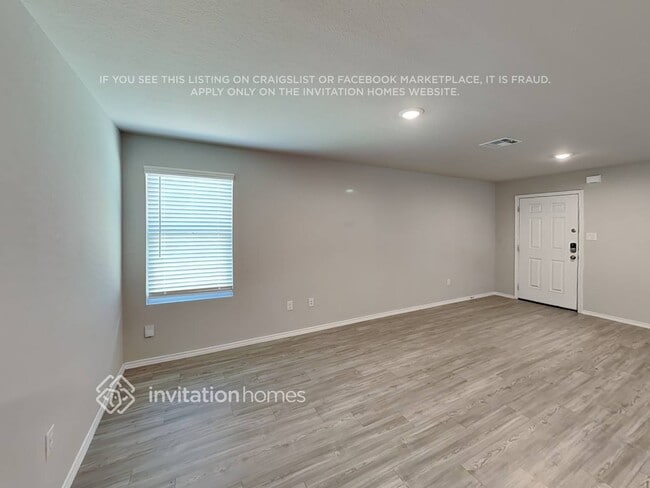 Photo - 13722 Bucket Way