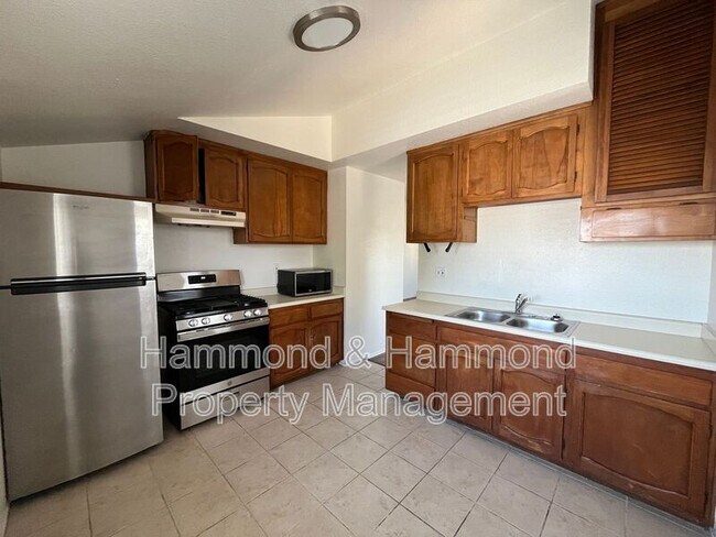 Photo - 5723 Willowcrest Ave Unidad #6