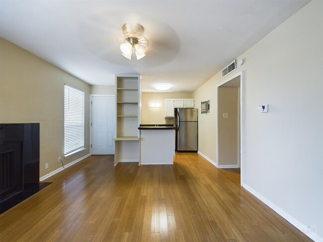 Photo - 1000 W 26th St Condo Unit 108