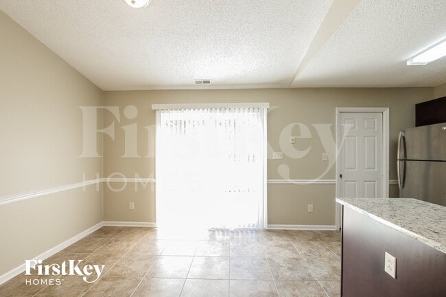 Photo - 3204 Faircroft Way