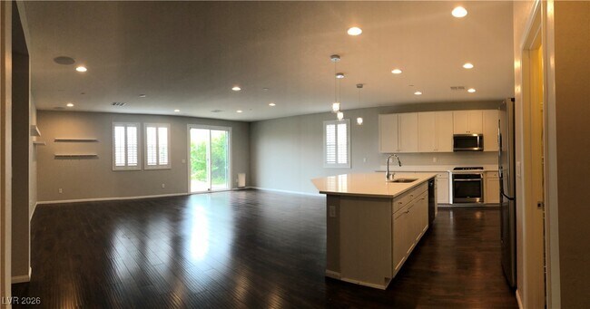 Photo - 2434 Fanano St