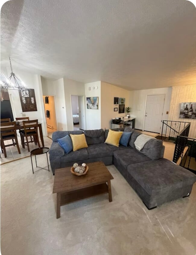 Building Photo - 12107 Horseshoe Dr Unit 1 Rental