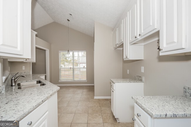 Photo - 18 Oakdale Dr