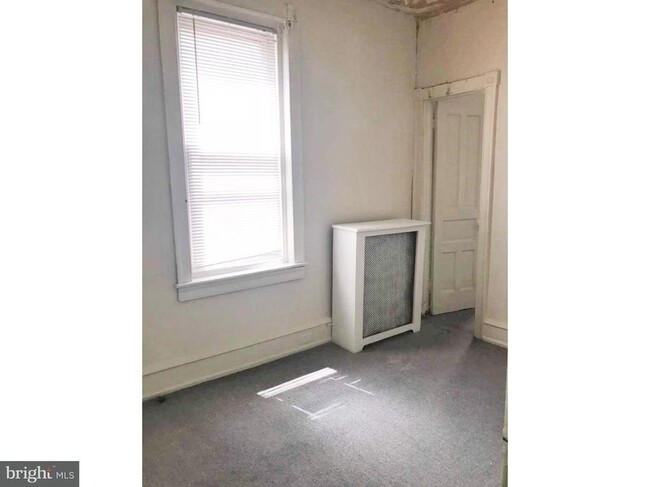 Building Photo - 1318 N 57th Street Unit 2