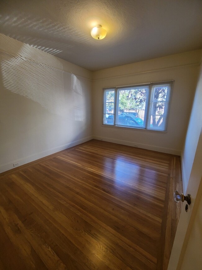 Photo - 1828 Walnut St