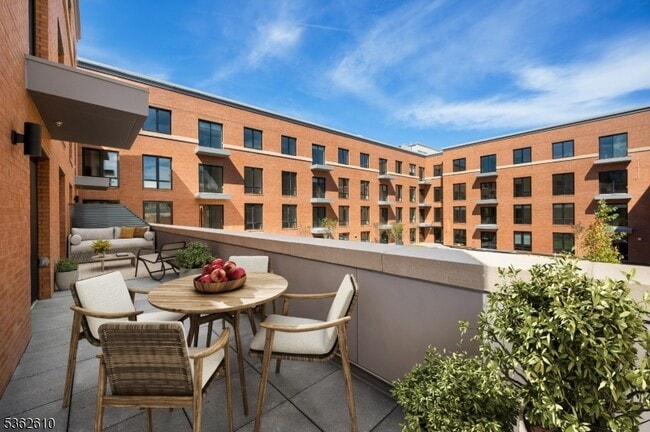 Photo - 52 Taylor Pl Unit 316