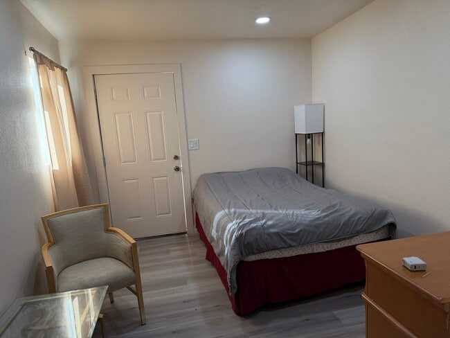 60 Chartan Ave Unit casita