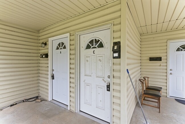 Photo - 306 E Burwell Ave