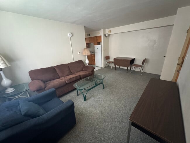 Photo - 105 E John St