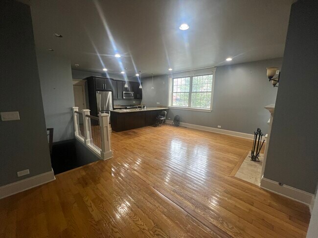 Photo - 4956 S Vincennes Ave Unidad 1W