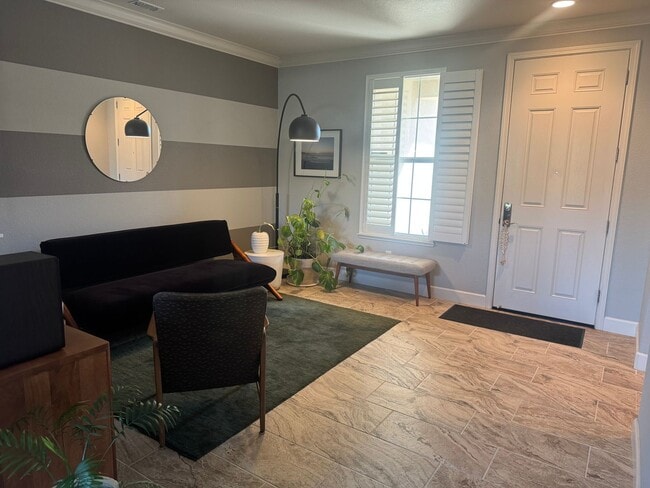 Photo - 261 Joyce Dr