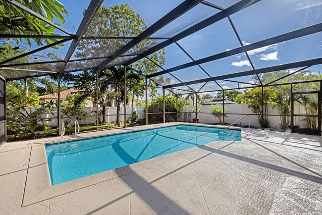 Photo - 2 Bedroom 2 bath Pool Home in Naples park