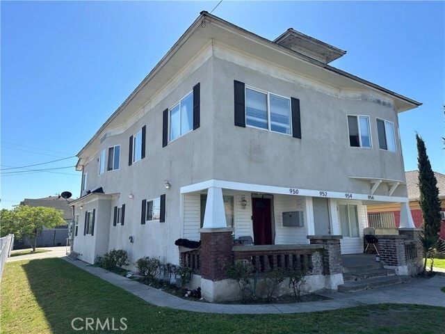 Photo - 956 E 43rd St