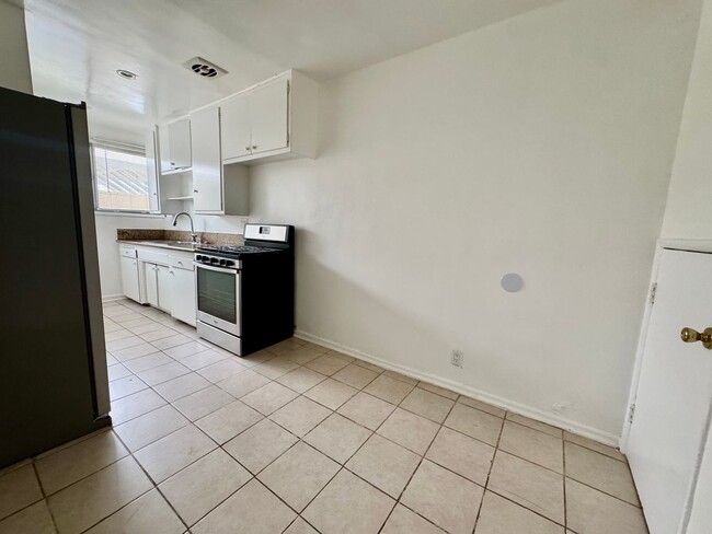 Photo - 337 Rexford Dr Unit 337 S Rexford Dr  4