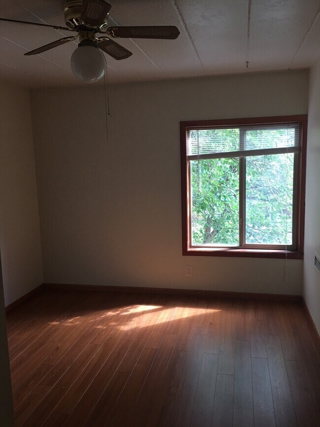 2715 dupont ave S.