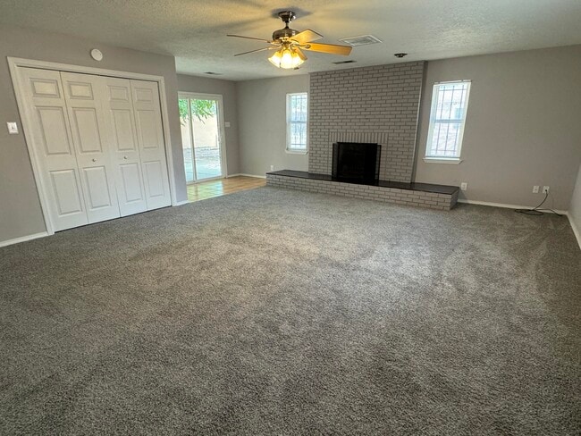 Photo - 2551 Aspen Ave NW