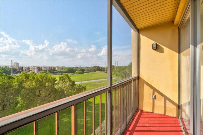 Building Photo - 8870 Fontainebleau Blvd Unit 503