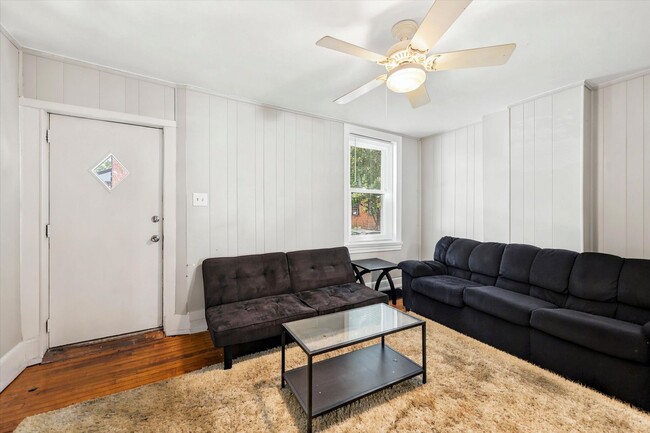 Photo - 203 W Union St
