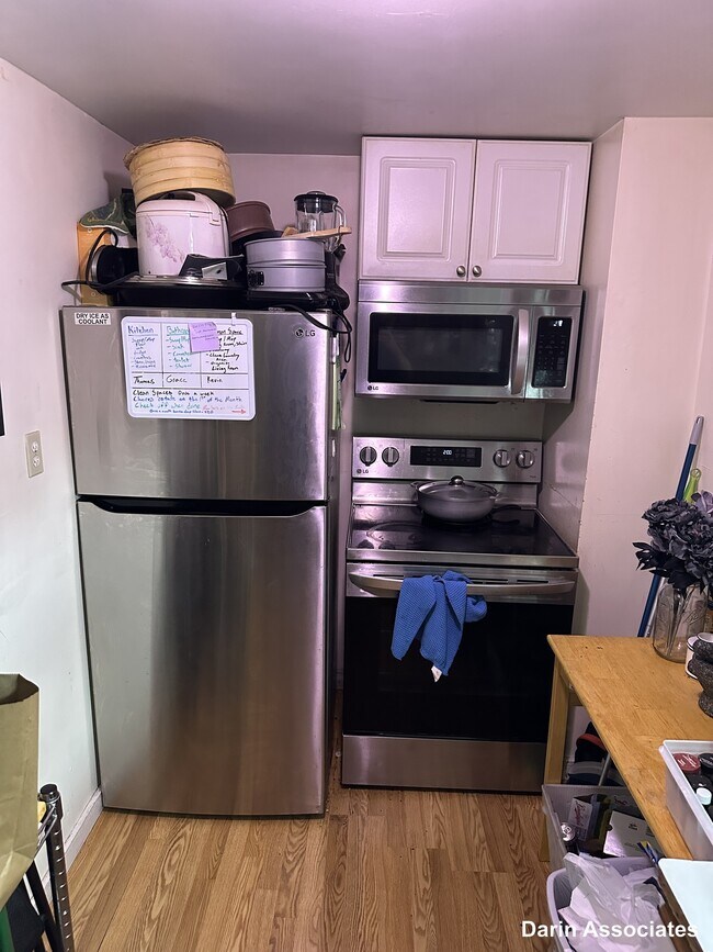Photo - 76 College Ave Unit #R